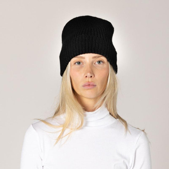 Lyla & Luxe Beanie - Black