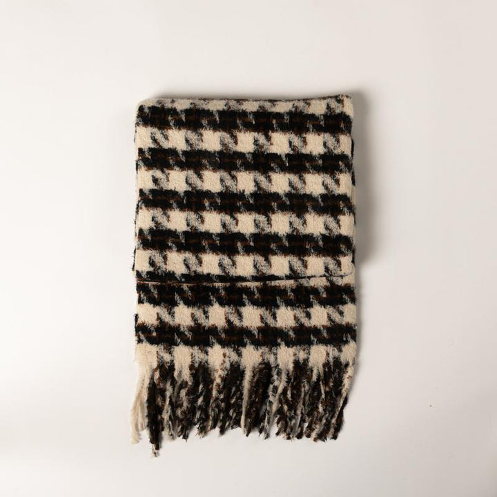 Lyla & Luxe Plush Scarf - Navy/Camel